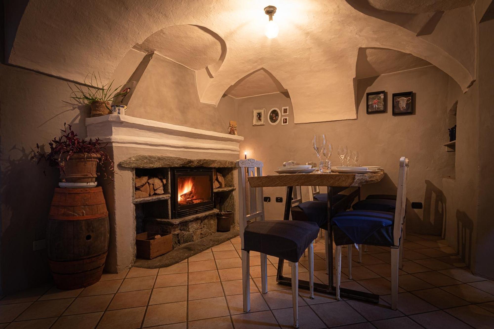Relais Del Brigante Bed & Breakfast Settimo Vittone Exterior photo